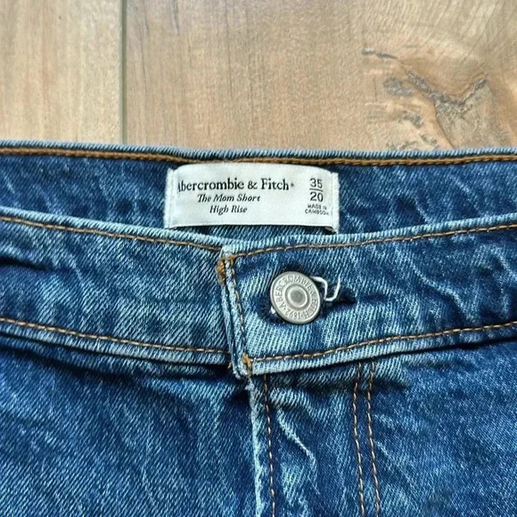 NWT Abercrombie & Fitch The Mom Short High Rise Raw Hem Plus Size 35/20 - Picture 4 of 8